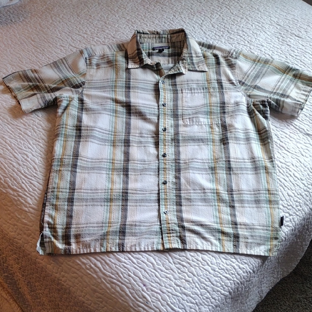 Patagonia Cream and Green Casual Button Down Shirt